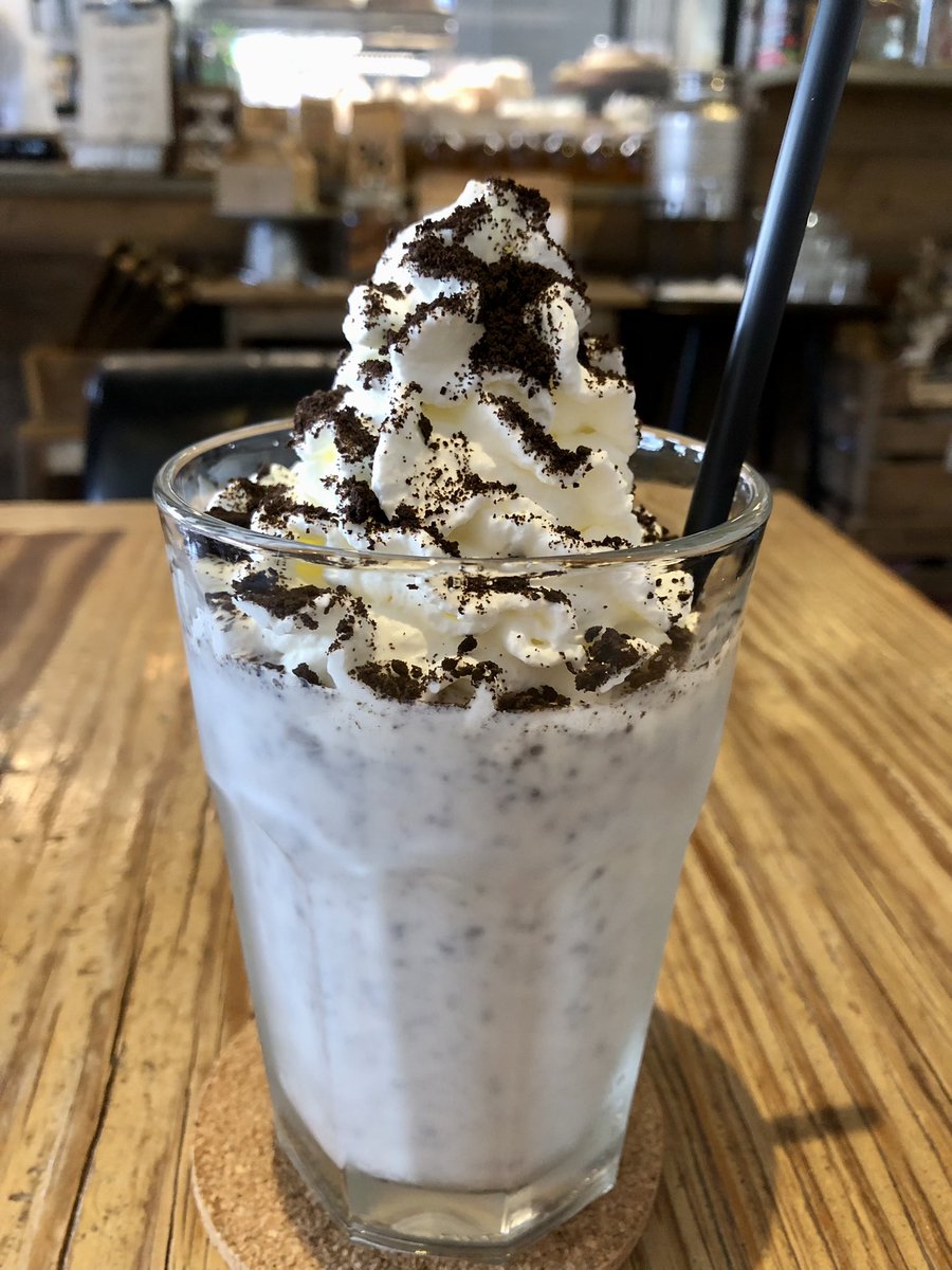 PanMogClub's tweet photo. ▶︎ Go Ape
バナナとオレオのミルクシェイク🍌🍪🥤😄
#CHILLKITCHEN #カフェ #東船橋 https://t.co/Ftbj8GMBi0