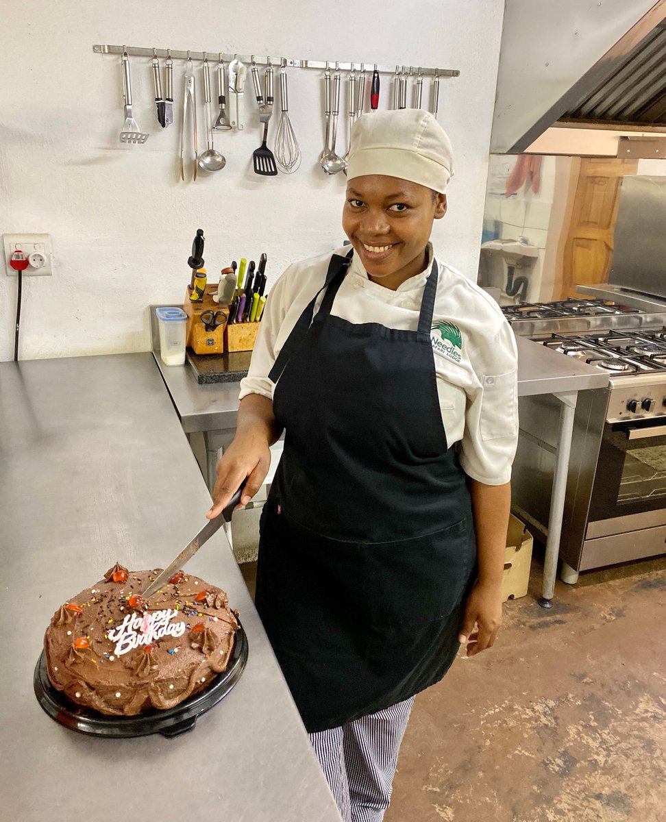 When visiting Needles on you birthday please be sure to notify us and our talented chef, Thobile, will bake a delicious birthday cake for your family's dessert at dinner!

#needlessafarilodge #africanwildlife #meetmzansi #thisisafrica #meetsouthafrica #dinnertime #safari