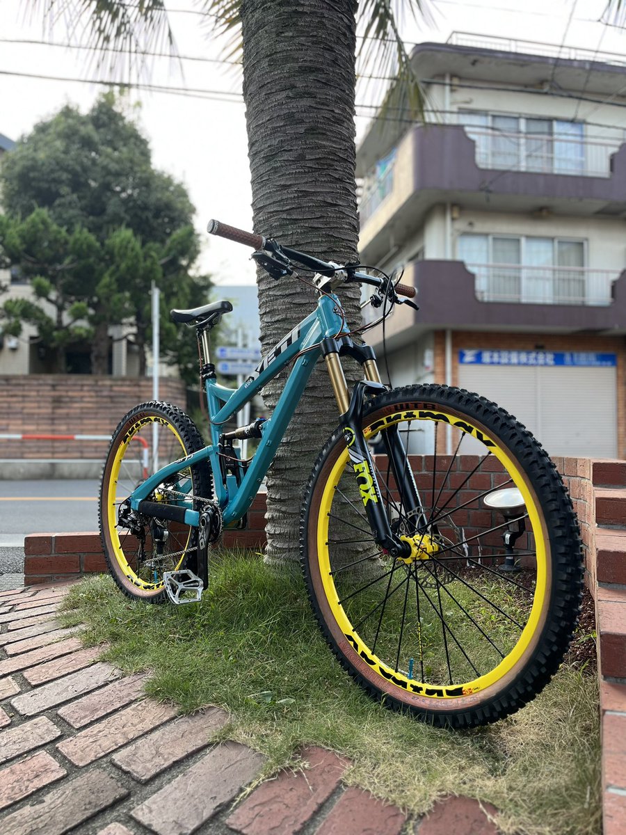astbikes's tweet photo. お待たせ致しました。#oh も無事に終わり、今風に綺麗に仕上がりました😊これからも沢山乗ってくださいね♪
#マウンテンバイク
#yericycles
#sb75
#astbikes
#astforest
#練馬
#板橋
#和光市
#秩父市
#マウンテンバイクショップ https://t.co/Wz46J1clSh