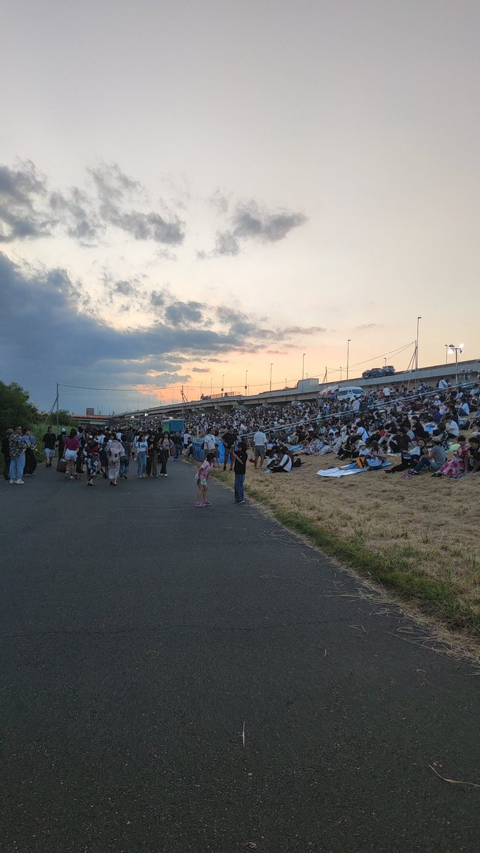 TakaToo_0202's tweet photo. 足立区花火大会🎇
#足立区花火大会 https://t.co/oGV7UFpazm