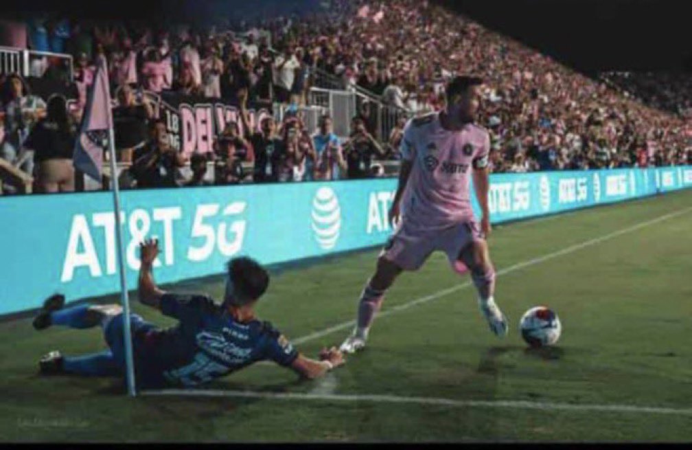 Twilight tweet media