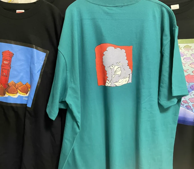 記念Tシャツは試しに個数をつけといたんだけど私以外にも買ったかたが、お一人いる!世界にたった一人のお揃いのかたが!スズリさんのほうもぼちぼちありがとうございます! #suzuri