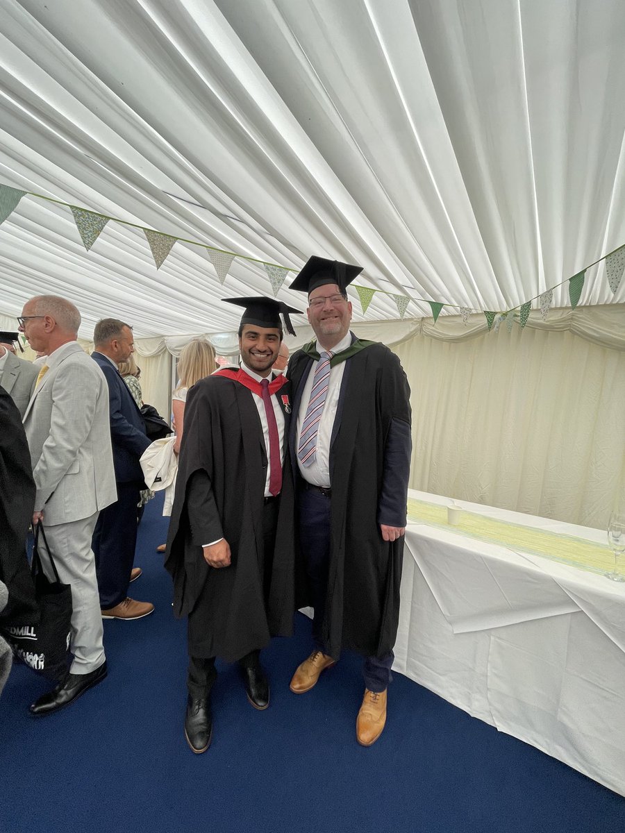hasnainqkhan's tweet photo. 🙏💬 Thank you, @michshef, for your kind words and support. 🤗 Your encouragement has meant the world to me.

✨ Onwards to the next chapter🚀

#MedicalGraduation #SheffieldMedSchool #DrHasnainKhan #NewBeginnings #FutureDoctor https://t.co/csfJm3N2JP