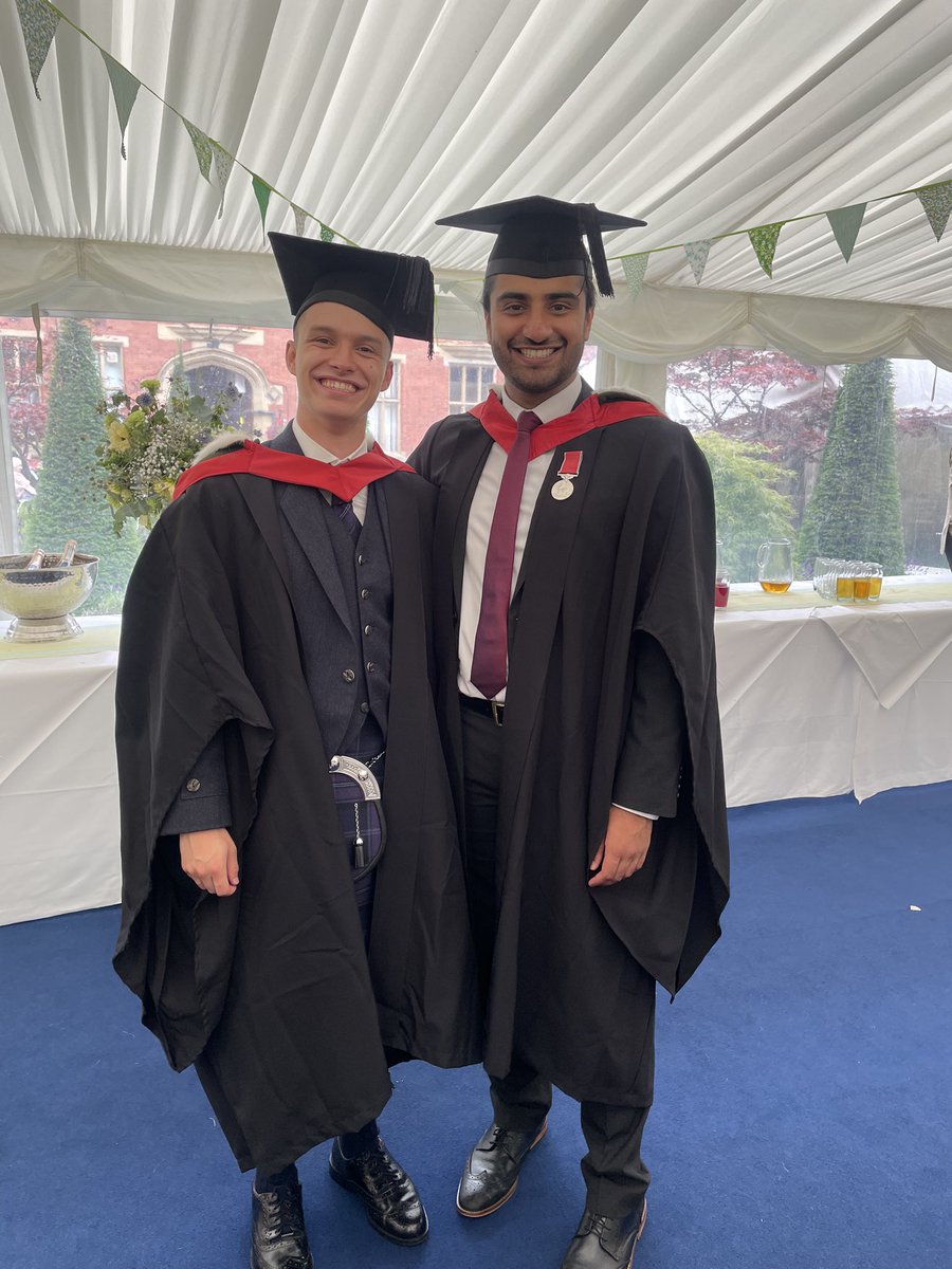 hasnainqkhan's tweet photo. 🙏💬 Thank you, @michshef, for your kind words and support. 🤗 Your encouragement has meant the world to me.

✨ Onwards to the next chapter🚀

#MedicalGraduation #SheffieldMedSchool #DrHasnainKhan #NewBeginnings #FutureDoctor https://t.co/csfJm3N2JP