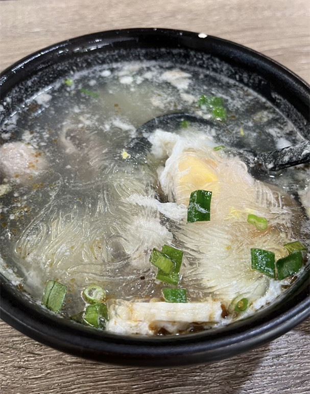 我的晚餐雖然看起來簡簡單單 但是它味道很好吃哦🤤 https://t.co/GjxhsOXcmp