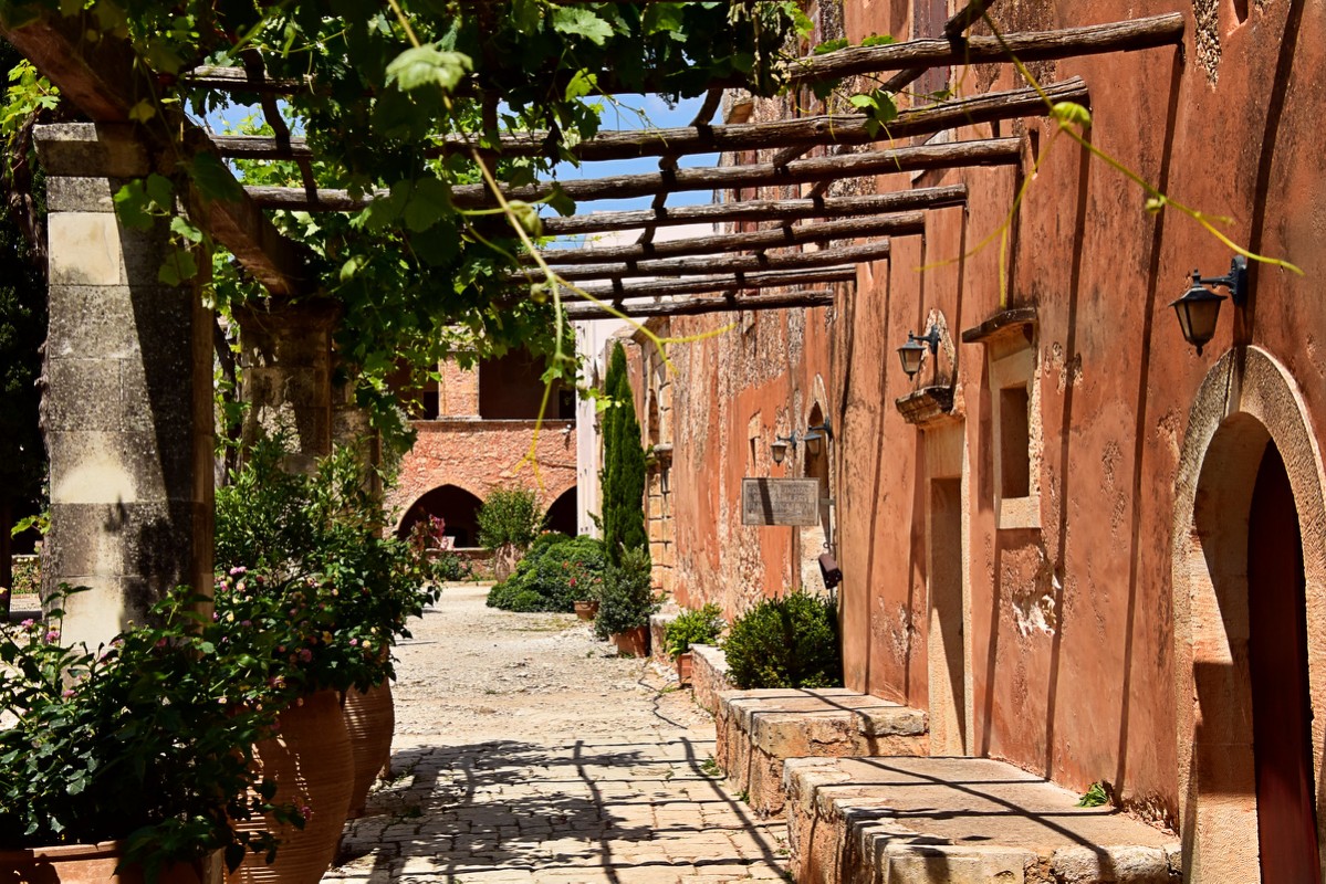 ShapeFuture's tweet photo. Behind the walls of #Arkadi #Monastery

@ThePhotoHour #Nikon #Crete #Greek #Kreta
https://t.co/pCLOfW0W6y https://t.co/M03YtCMllF