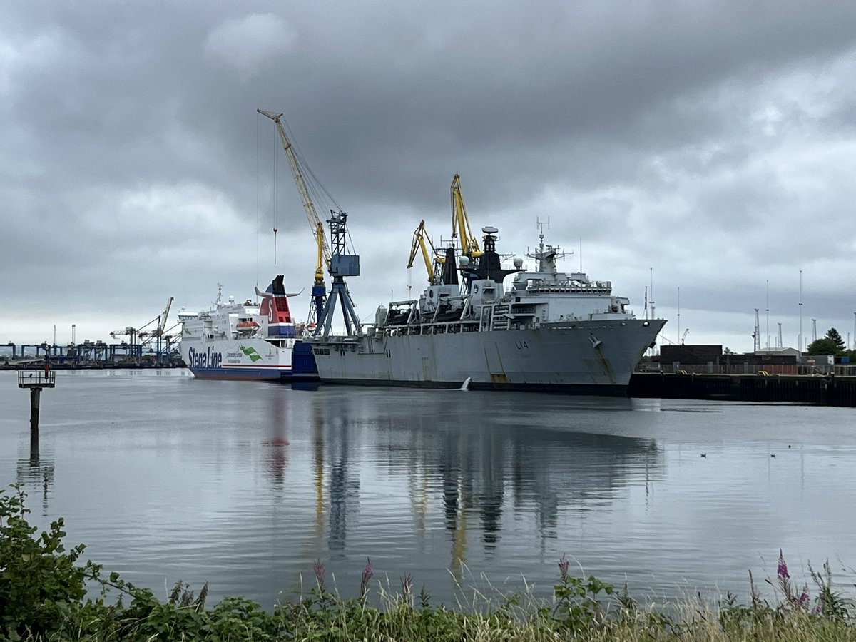 phil_beattie's tweet photo. @hms_albion in Belfast Habour this morning https://t.co/I0ypUD7yDR