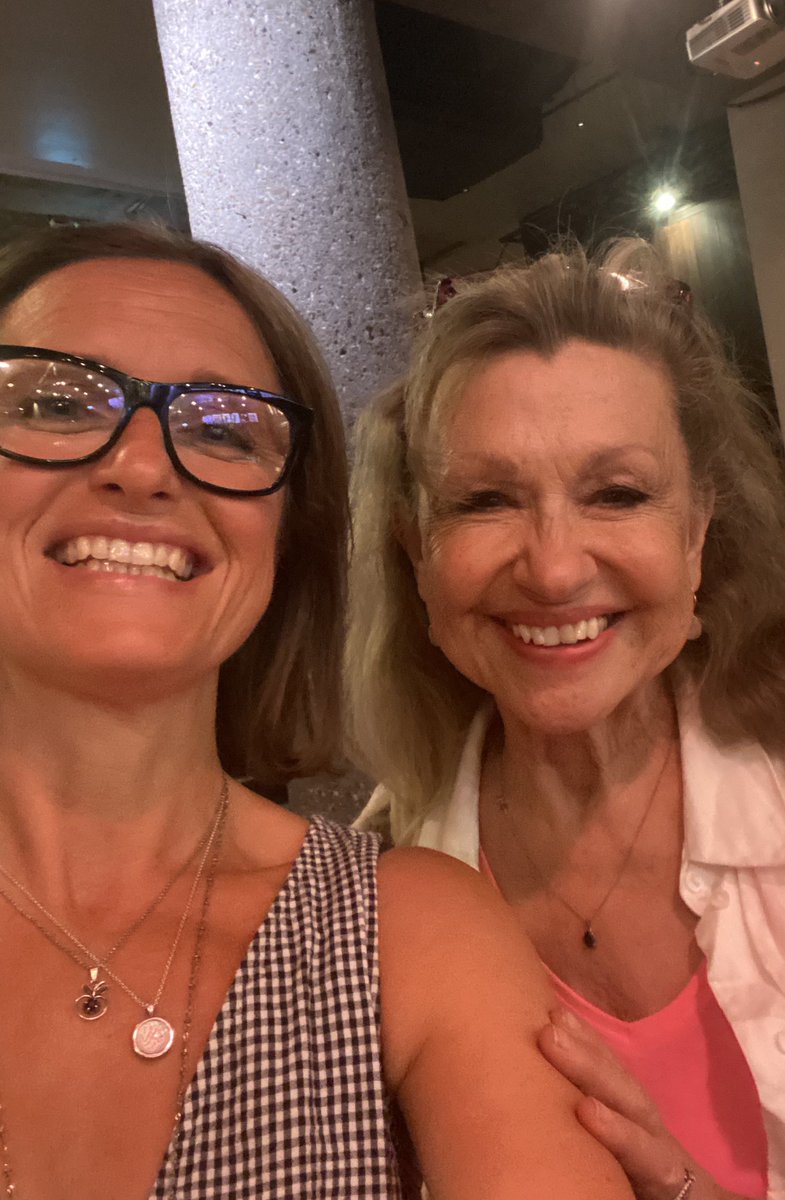 Lovely chat with an old Brookie colleague!!! <a href="/jenkins_sue/">Sue Jenkins</a> thanks for coming to see me in the bar, so lovely to see you after a million years! Absolutely LOVED the show ♥️ <a href="/royalcourt/">Royal Court</a>