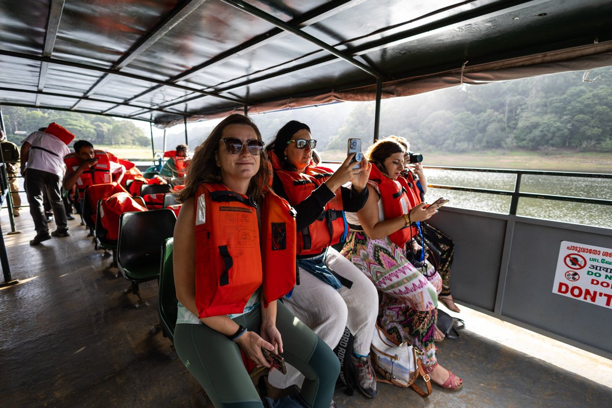 KeralaTourism's tweet photo. Magical moments at Periyar Lake! π
The Kerala Blog Express team sets sail for an enchanting early morning boat ride. π£ββοΈ
#PeriyarLake #KeralaBlogExpress #KeralaBlogExpress7 #KBE7 #BloggersTrip #StoryTellers #TravelForGood #KeralaTourism https://t.co/WSHRBnjjWw