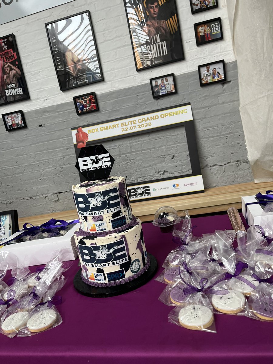 WeAreSPR_'s tweet photo. Having a lazy start to the weekend?
Here’s how you could have a cracking start 🤩
Drop in for the opening of the Box Smart Elite Boxing Club to have some fun, action, discounts and refreshments 🥊
#WeAreSPR #BoxSmartEliteBoxingClub https://t.co/hT1gVf5EG2