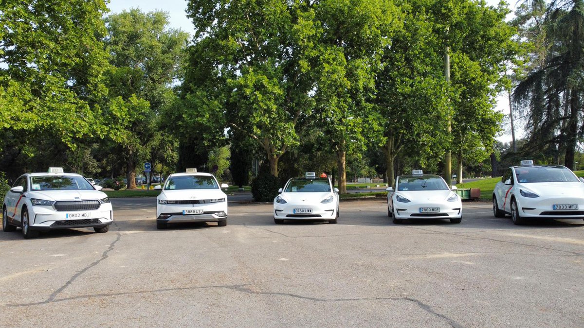 JCTaxiElectrico's tweet image. PREPARAOS PARA LO QUE SE VIENE..... @CarlosCuezva #TESLA #teslamodely #ionic5 #teslamodel3 #skodaenyaq