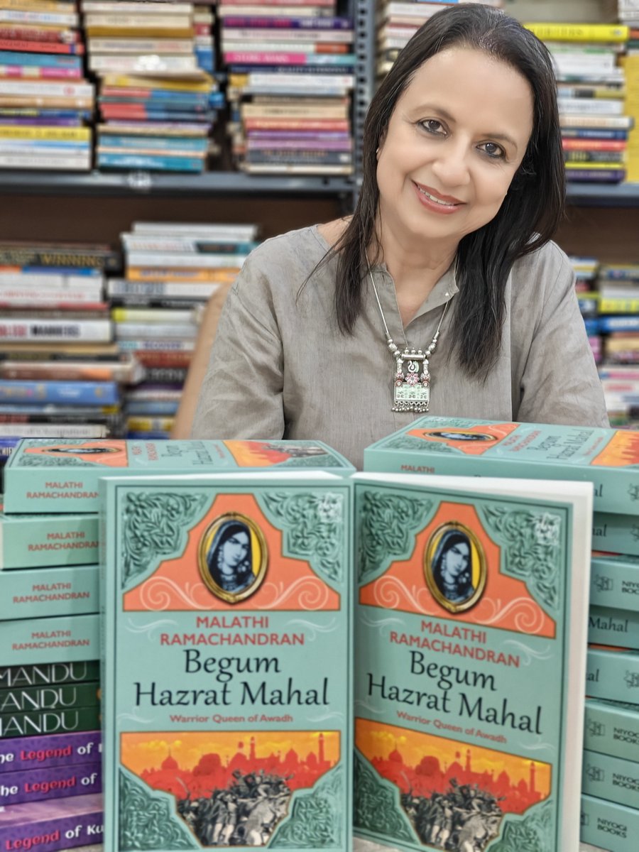 blossombookhous's tweet image. "Big thanks to Malathi Ramachandran ma'am for dropping by Blossom Book House! 🌸📚 She graciously signed copies of her amazing books. Don't miss out on getting your own signed copies! Call or WhatsApp us at 9449373202 to secure yours. #AuthorVisit #SignedBooks #BlossomBookHouse"