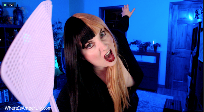 Want to know the secret to helping someone look 100 times more crazy? Hand them a fly swatter. It works<a href="/tag/cupcakefetish"class="tags"><span>#cupcakefetish</span></a>