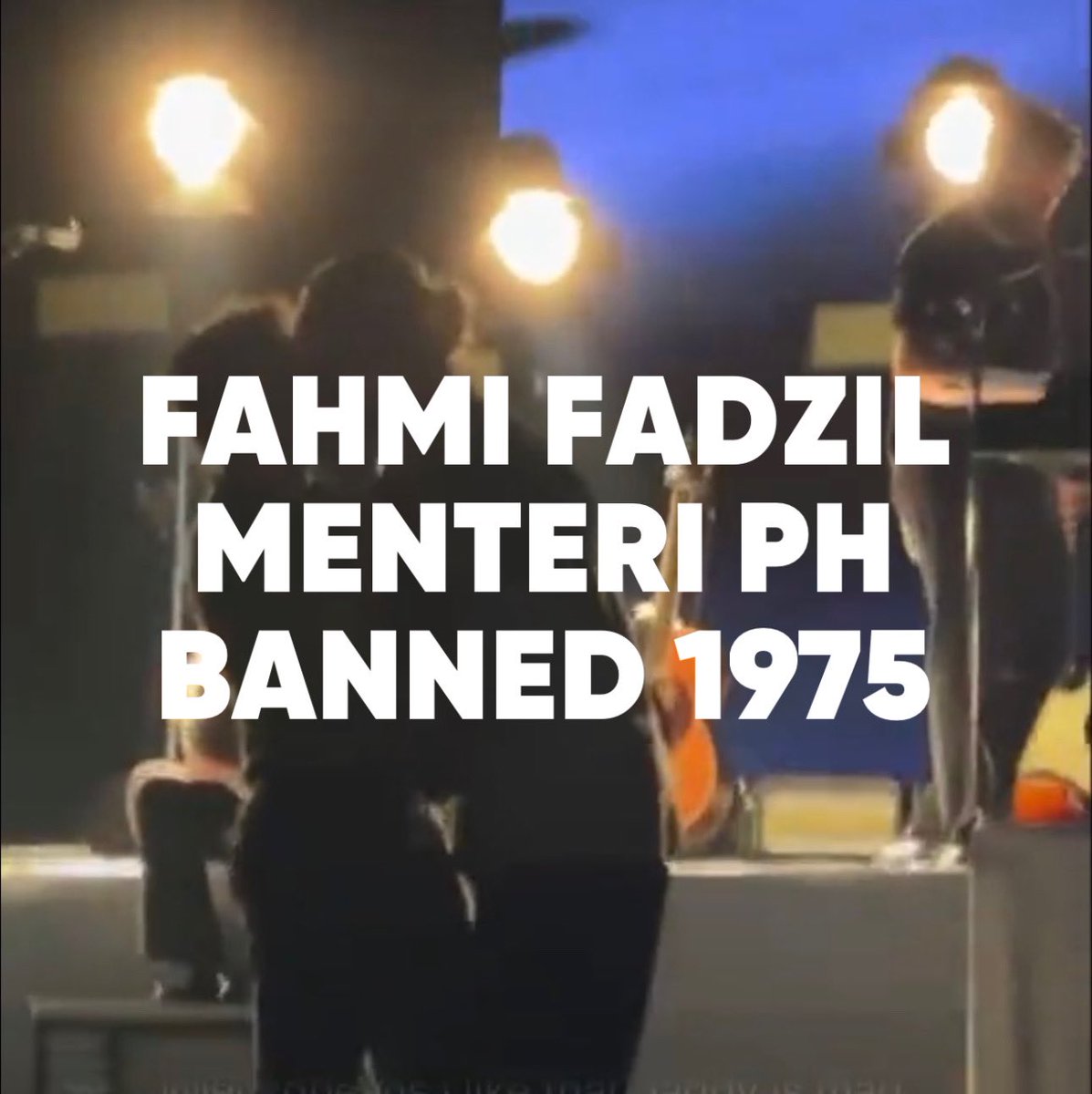 Ratu_Naga's tweet photo. Malaysia sekali lagi menjadi popular di seluruh dunia tetapi atas sebab yang salah. Orang ramai sedar bahawa ia adalah dasar baharu Kerajaan Madani, yang terkenal dengan kesaksamaan, keterbukaan dan kebebasannya, termasuk dalam topik yang berkaitan dengan kesaksamaan jantina. Ini termasuk peraturan yang mengawal perancangan konsert menampilkan penghibur antarabangsa.

Kumpulan 1975, sebuah band dari UK, dijadualkan membuat persembahan di Festival Good Vibes (GVF2023), yang akan berlangsung di SIC, Sepang, selama tiga hari dari 21 Julai hingga 23 Julai 2023.

Matty Heally, penyanyi lelaki utama kumpulan itu, minum sebotol wain di atas pentas semasa set pertama mereka dalam persembahan malam 21 Julai, mengkritik undang-undang negara terhadap aktiviti LGBT sebelum mencium pemain gitar bass Ross MacDonald yang juga seorang lelaki.

Kumpulan ini sememangnya mempunyai rekod panjang menyokong dan membela nasib komuniti LGBTQ+ termasuk peminat mereka.

Healy pernah melakukan aksi yang sama dalam persembahan konsert mereka di Dubai pada 2019, mencium peminat lelaki di atas pentas sebagai menentang undang-undang anti-LGBT di Emiriah Arab Bersatu.
https://t.co/DFtYEKSmwS

Hari ini, nama Malaysia disebut oleh banyak akhbar terkemuka dunia berhubung kontroversi yang sepatutnya dapat dielakkan sekiranya Kerajaan Madani faham dan tahu mengemudi sebuah negara berbilang kaum seperti Malaysia menjadi lebih progresif, makmur dan harmoni.

Anda nilaikanlah.

*22 JULY 2023*

*REUTERS*
Malaysia halts music festival after same-sex kiss by UK band The 1975
https://t.co/3pfQOfdCj5

*BBC*
Matty Healy: Malaysia festival cancelled after The 1975 singer attacks anti-LGBT law
https://t.co/MmHXM3oNyI

*NIKKEI ASIA*
Rock band The 1975's set stopped in Malaysia after onstage kiss
Lead singer kisses male bandmate, criticizes nation's anti-LGBT laws
https://t.co/q4NBQbPTuk

*AL-JAZEERA*
Pop band The 1975’s set stopped in Malaysia after onstage kiss
https://t.co/X4PqmtcNLn

*SOUTH CHINA MORNING POST*
Malaysia bans pop group The 1975 after singer Matty Healy kisses male bandmate onstage
https://t.co/j9MXpx3nfR

*LOS ANGELES TIMES*
The 1975 set cut short in Malaysia after Matty Healy criticizes country’s LGBTQ+ laws
https://t.co/up44OvGNYY

*THE STRAITS TIMES*
Music festival in KL cancelled after The 1975’s singer slams Malaysian govt, kisses bandmate onstage
https://t.co/usmG98EIiD

*THE LIFESTYLE ASIA HONGKONG*
Good Vibes Festival 2023 officially cancelled following controversial incident involving The 1975
https://t.co/nHSoCvYBVn