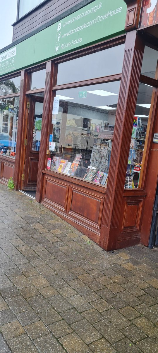 johnleeminghull's tweet photo. Charity Shop #1 Dove House Chanterlands Avenue. Three Kate Bush 45s incl. On Stage with pic sleeve, T-Rex &amp; OMD 45s, Vertigo graphic novel, Papillon DVD, horror film book and Ace Records Specialty sample CD...not a bad haul https://t.co/jczO9njoDP