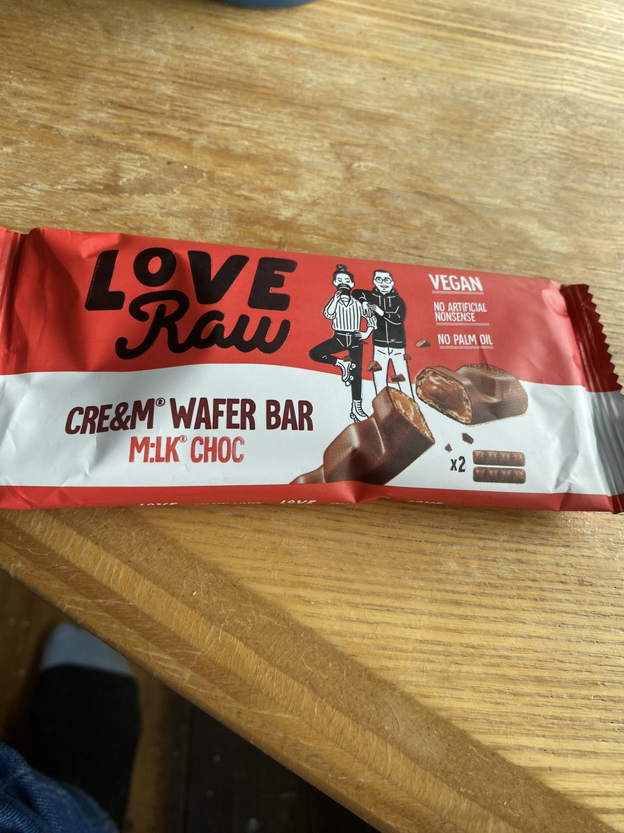 My new favourite chocolate bar @loverawofficial
Has the vegan trademark too.
❤️❤️
