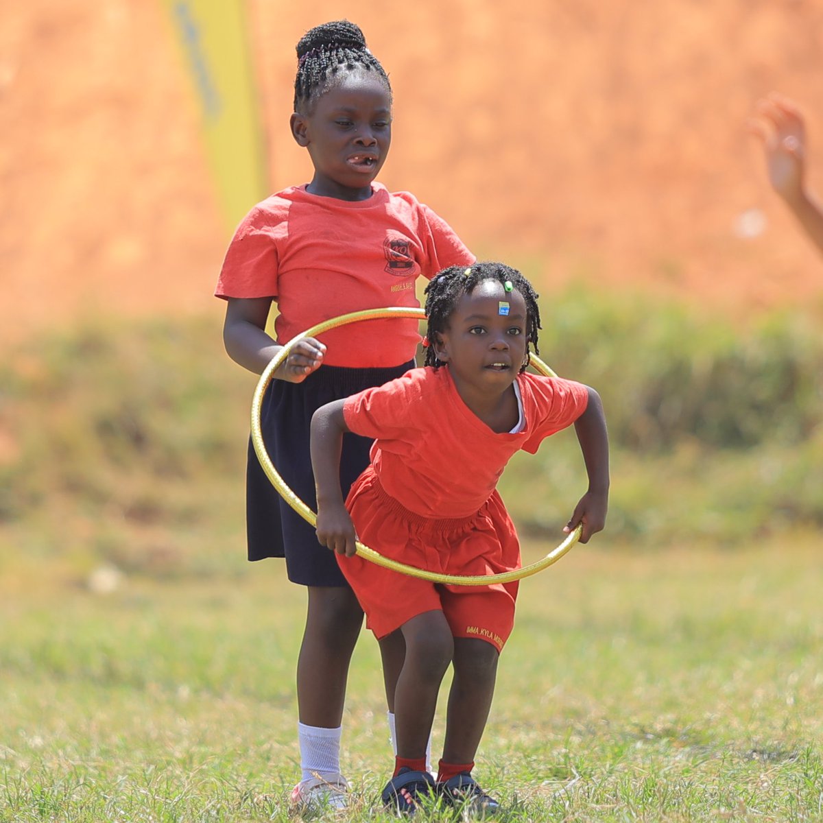 kqkindergarten's tweet photo. The Sparrows showing the other teams how the the HullaHoop dressing is done! 😍🥰😉@kqkindergarten #sportsday23 #KqSportsComplex! #KqSportsDay #HappeningNow. https://t.co/um7Qot5cEW
