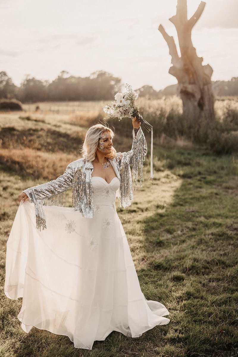 DISCO &amp; DAISIES 🪩🌼

Groovy vibes and flower power unite! 🌸🌈

‘Disco &amp; Daisies’ was the theme of this epic shoot, and we’re absolutely loving the results! 

Shop Online: surl.li/jiiub

#weddingjacket #bridaljacket #weddinghour #niamhdesigns