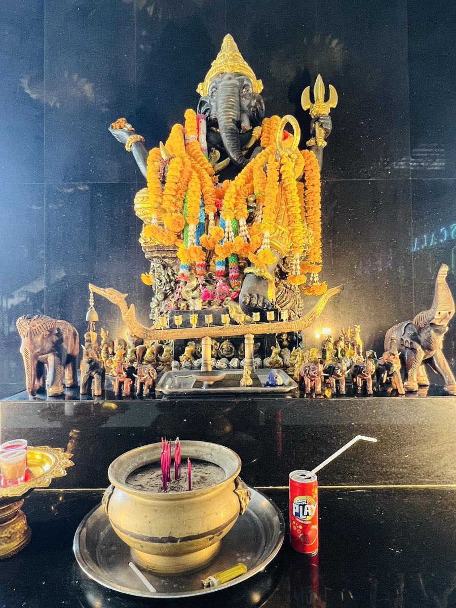 fonthip98's tweet photo. 🕉️โอมศรีคเณ ศายะนะมาฮา🕉️
ศรัทธามี บุญบารมีเกิด ทรัพย์เพิ่มพูน เฮง ปัง รวย🙏
#บ้านหนุนทรัพย์ #เจ๊ฝนหนุนทรัพย์ https://t.co/uJ69SRcf6P