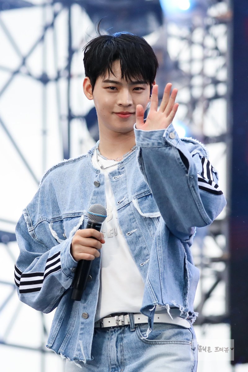 UNICORN940422's tweet photo. 230722 보령 

👋🏻 비로 샤워를 해도 행복하네
이게 맞아? 🥰
#온앤오프 #ONF #효진 #HYOJIN 
#강심장_김효진 #달콤효진 #내유니콘 #ONF_MustGoOn #온앤오프_오늘부터_매일봐
@WM_ONOFF https://t.co/m81t77cx14