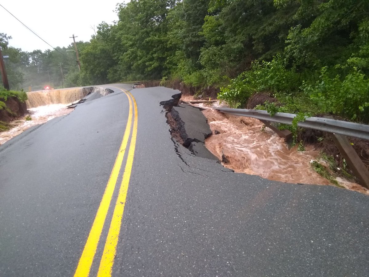 EastHantsNS's tweet photo. Hwy 215 has been washed out near civic #10396 (just South of Rocks Road, Hwy 236). Motorists will have to use an alternate route until Provincial crews are able to make passage safe. 

Follow or call 511 for road closures across Nova Scotia today. https://t.co/HZKjkKKVCg