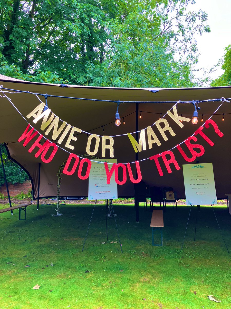 Alison_Edits's tweet image. Setting up for our amazing giveaway - come to us on the Bowling Green for proofs, cake, a selfie booth and a chance to win a champagne hamper! Kicking off at 1215 and we can’t wait to see you. #thestrangeratthewedding #TheakstonCrime