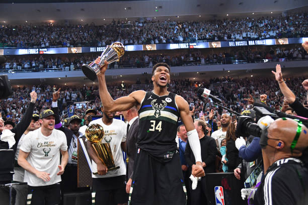 KalshiHoops's tweet photo. Pick a playoff run..

Giannis 2021:            Jokic 2023:
30.2 PPG                     30.0 PPG
12.8 RPG                      13.5 RPG
5.1 APG                          9.5 APG
1.2 BPG                           1.0 BPG
56.9 FG%                       54.8 FG% https://t.co/1XL0MFQj4m