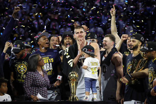 KalshiHoops's tweet photo. Pick a playoff run..

Giannis 2021:            Jokic 2023:
30.2 PPG                     30.0 PPG
12.8 RPG                      13.5 RPG
5.1 APG                          9.5 APG
1.2 BPG                           1.0 BPG
56.9 FG%                       54.8 FG% https://t.co/1XL0MFQj4m