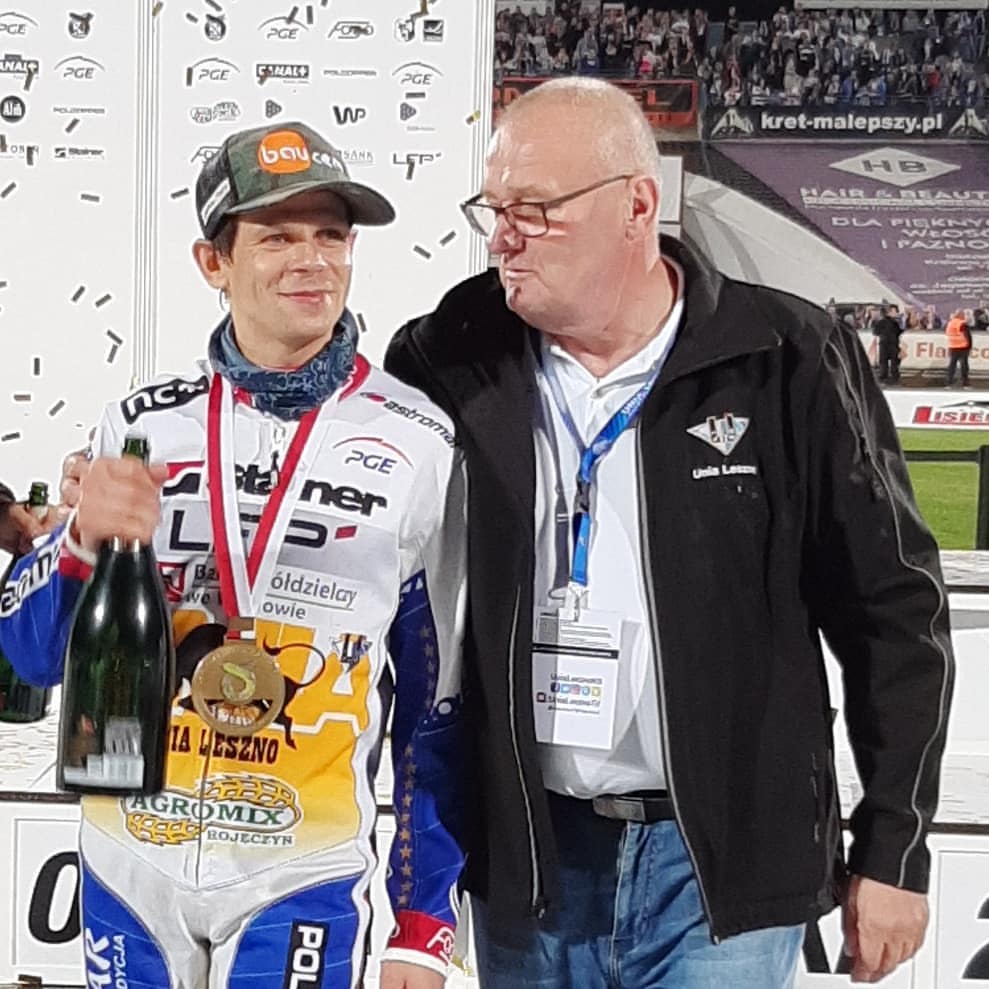 jkr_adrian's tweet photo. Legenda @KolodziejRacing tworzy się na naszych oczach. JKR2024 🔥#kapitan #KSUL ⚪️🔵 #JKR333 #Agromix https://t.co/JIIBkFQoQu