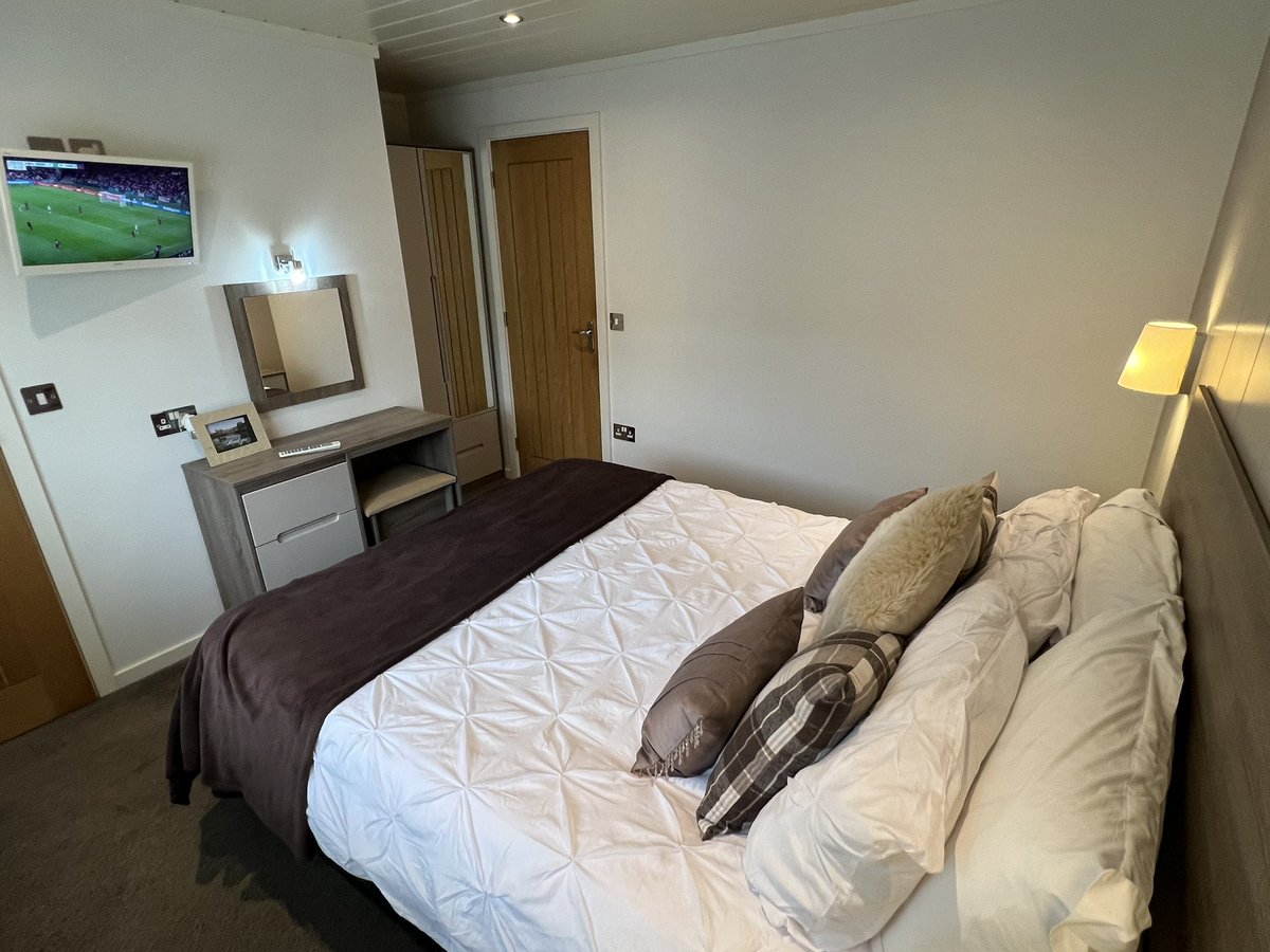 Brownsleisure's tweet photo. The 4 bedrooms in lodge 285 ready for a peaceful nights sleep https://t.co/YPtyxfSIds