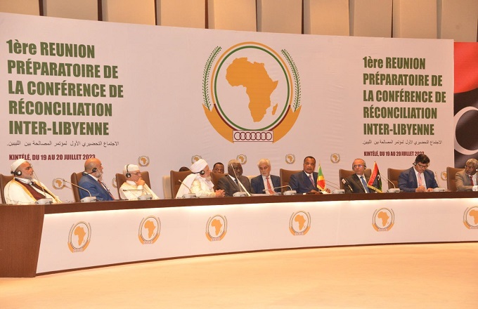 AFRICA24TV's tweet photo. 🇨🇬#Congo Le chef de l’Etat, Président du Comité de haut niveau de l’Union africaine sur la Libye, @SassouNGuesso_  Sassou N’Guesso demande aux représentants des forces politiques 🇱🇾#libyennes de recourir à la paix,  et à l’unité nationale pour aboutir aux élections apaisées. https://t.co/kaNgLSCOrJ