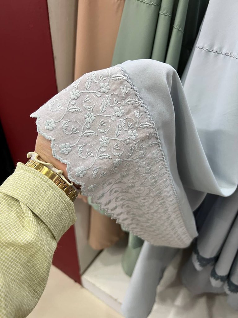 FakhitahHussin's tweet photo. Telekung sk warna soft soft gini lurve - code pearl blue

from rm188 now RM158 only ! scroll bawah for more colours https://t.co/yBSgqc4wnH