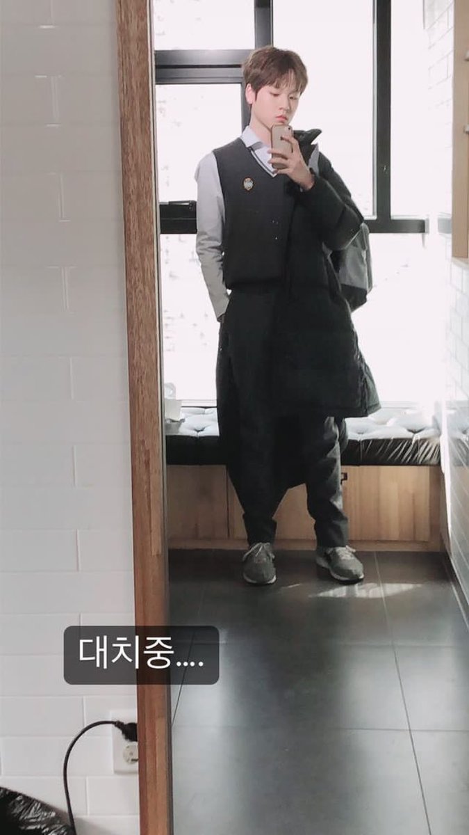 mydooo_10's tweet photo. 중딩남도현.....🥺 https://t.co/TSxRO8RoOq