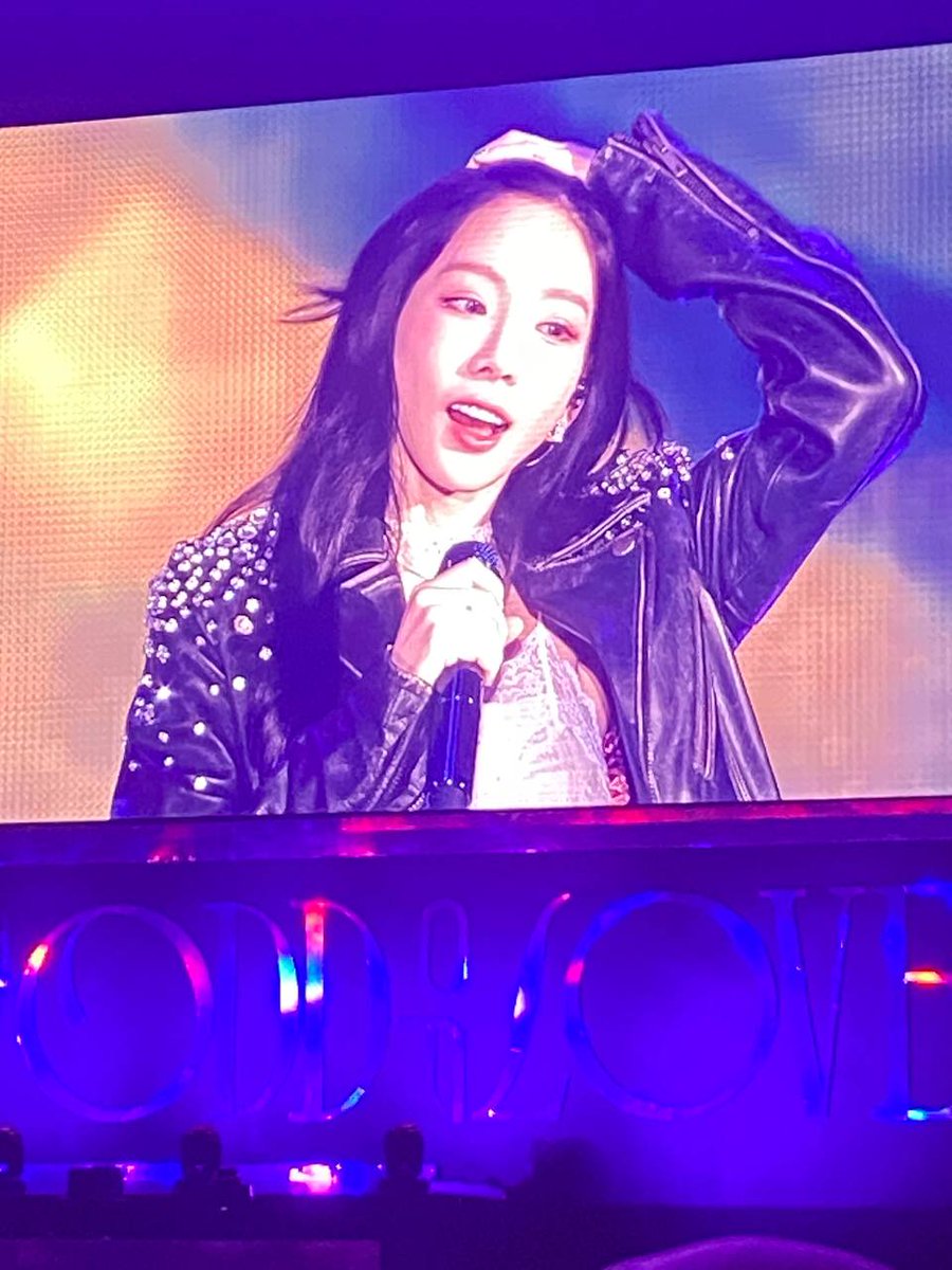 YAIwinks's tweet photo. 태연 언니, 노래해줘서 고마워요 🥰❤️‍🔥💖 #TAEYEON_TheODDOfLOVE_in_JKT https://t.co/7sUP5S4jee