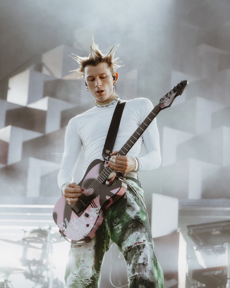 disruptedmag's tweet photo. Slottsfjell 2023 was 🔥🔥🔥 A few of the names on this year's line-up: Machine Gun Kelly, Lil Nas X, Zara Larsson, Benson Boone, Rema, Nothing But Thieves ++

We have a big photo spread and a full review to be featured in our upcoming issue!

Photos by Emmi Sollie / @emmisphoto https://t.co/IkK2r7faR3