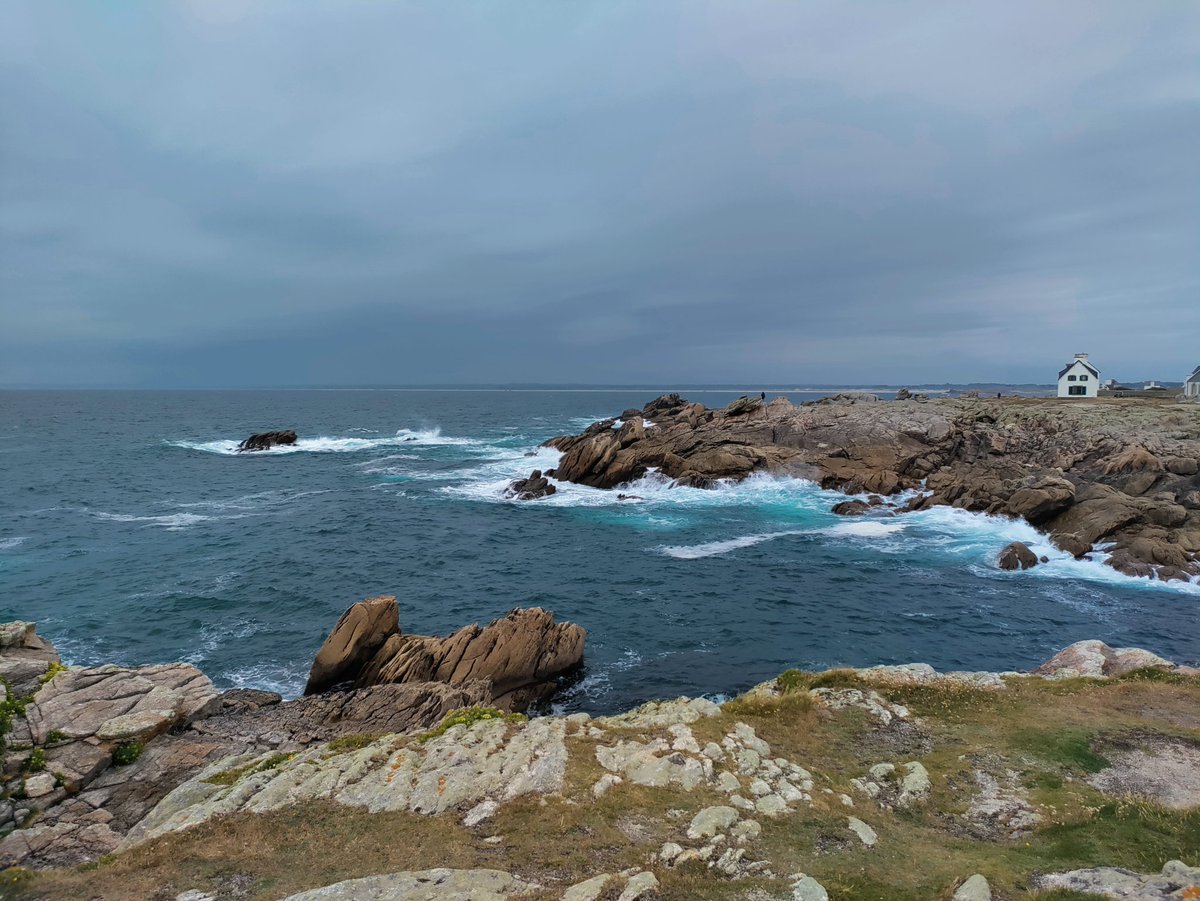 Le vent se lève, le grain arrive, peut-être soufflé depuis Cowes par les participants à la #RolexFastnetRace 
#Bretagne #breizh #PaysBigouden