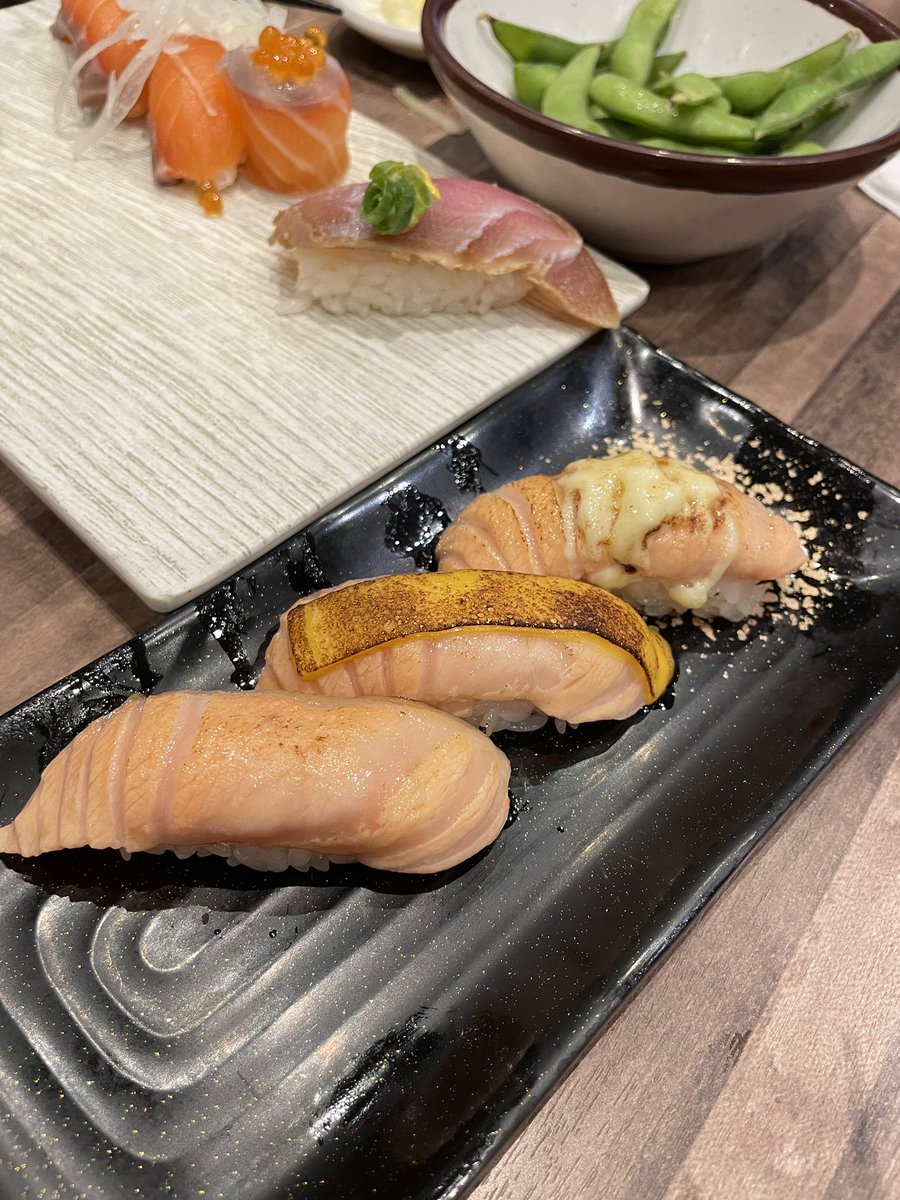 timpanifox's tweet photo. 家人推薦的日料店，藏壽司價位，但肉質好上100倍😎 https://t.co/rbk09IZEKN