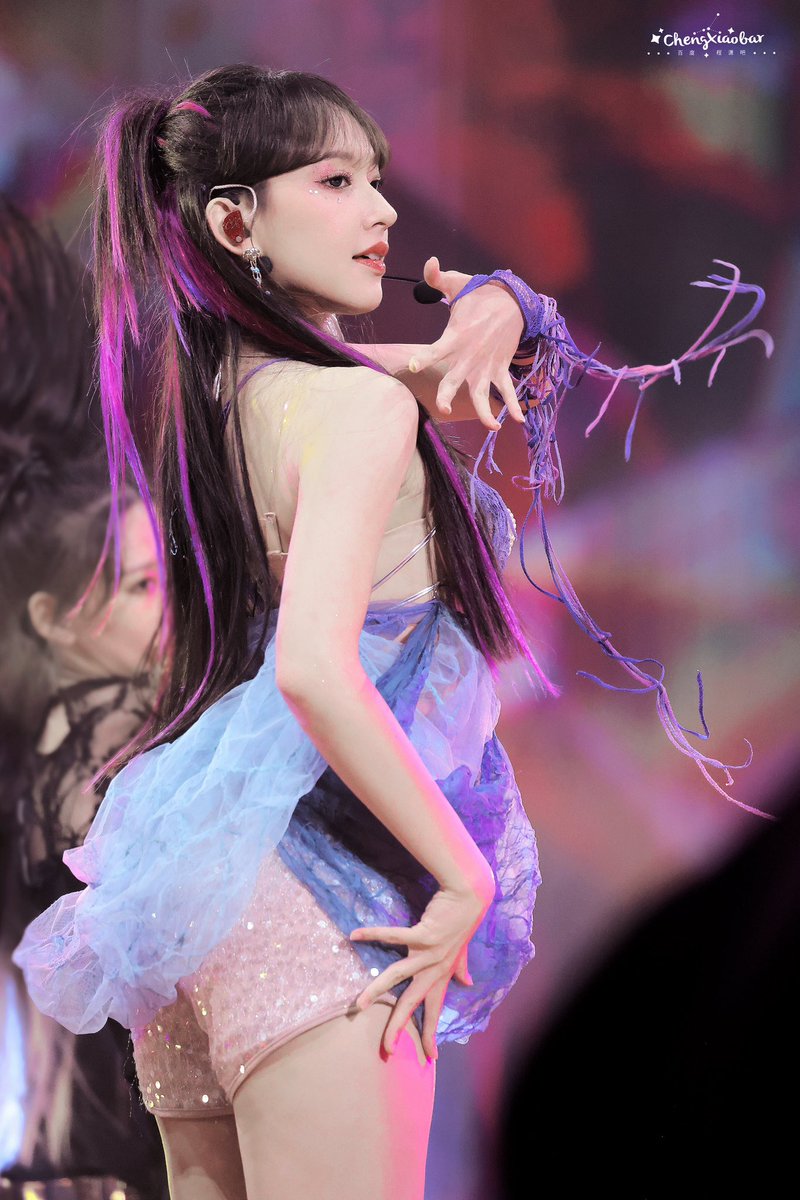 chengxiaobar's tweet photo. 230722 YH Family Concert2023

My eternal Venus🦋

#YHFamilyConcertWithChengXiao 
#ChengXiao #성소 
#YHfamilyConcert https://t.co/qGBZu7WLQJ