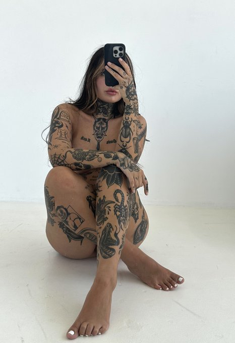 Watch Tatted Fit's leaked NSFW photo on TwXstars