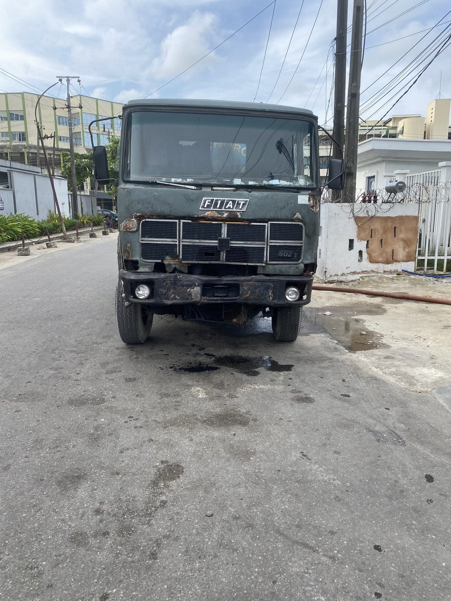Stanleyclimate's tweet image. I have to ask how did this FIAT truck pass it’s annual roadworthiness check?