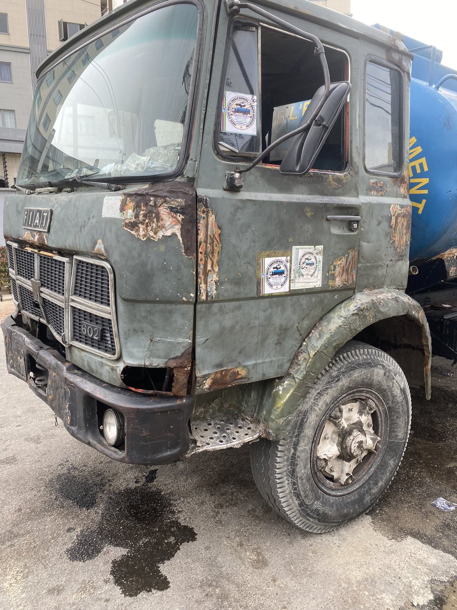 Stanleyclimate's tweet image. I have to ask how did this FIAT truck pass it’s annual roadworthiness check?