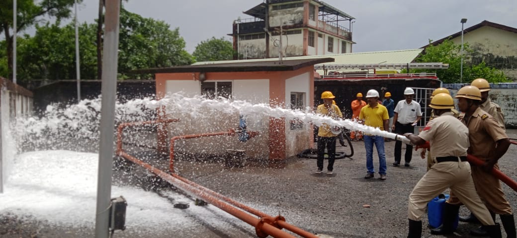 FireService_ANP's tweet photo. #FSMarine conducted a Mock Drill &amp; First Aid Fire-fighting class for the Marine Dockyard personnel. 
74  Persons Participated.

@ANfireservice 'Safety and Preparedness' https://t.co/ivrml2uefN