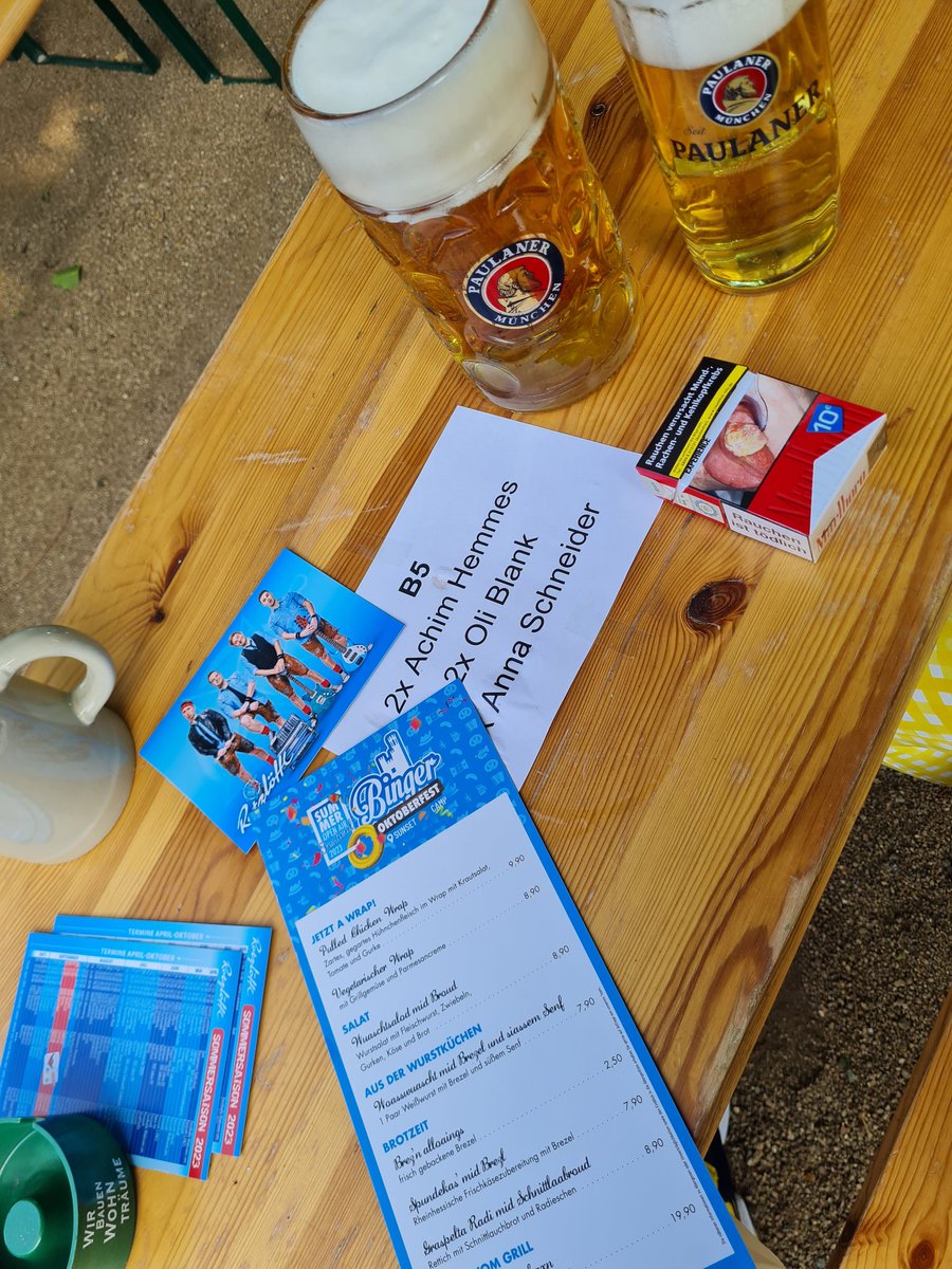 OliverSKBerlin's tweet photo. Prösterchen und c😎😎len Abend Euch Lieben vom #SummerOpenAirFestival #SunsetCamp #Zollamt #Oktoberfest #BingenRhein 🍻🥨🥳🕺💃😘😎👇 https://t.co/K7oQ9mA7xf