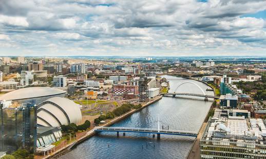 foreigncorr1's tweet photo. Spent today walking around my home city centre here in Glasgow. Can’t remember a time when it looked so beleaguered, filthy and neglected. Something seriously wrong here in comparison to so many European cities. Photo by the way is stock and far from representative. https://t.co/Hz3kdfaoT6