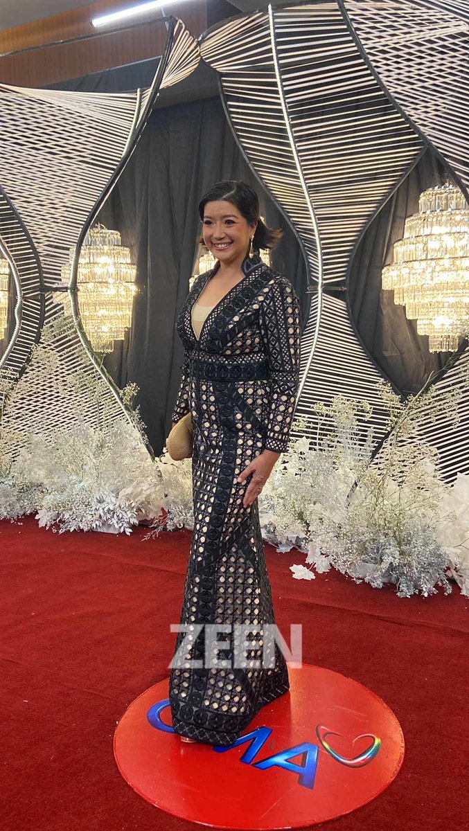 zeenmagazineph's tweet photo. Multi-awarded journalist Kara David is happy to be part of the #GMAGalaNight as she smiled momentously in front of everyone ☺

#GMAGala2023
#SparkleGMAArtistCenter
#KaraDavid https://t.co/V1C0jhIUoe
