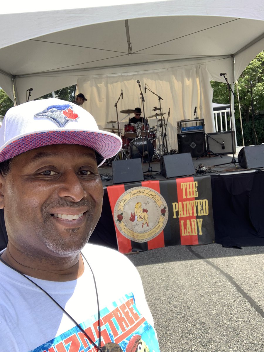 NewsRudy's tweet photo. Hello. I’m back again to Host one of the best community street parties #Ossfest presented By @THEPAINTEDLADYY . We’re here until 11pm, live music starts at 1pm, great venders, patios, food, drinks and even wrestling. Come on down, enjoy sand top by and say hello 👋🏾 https://t.co/bW2uEctyGt