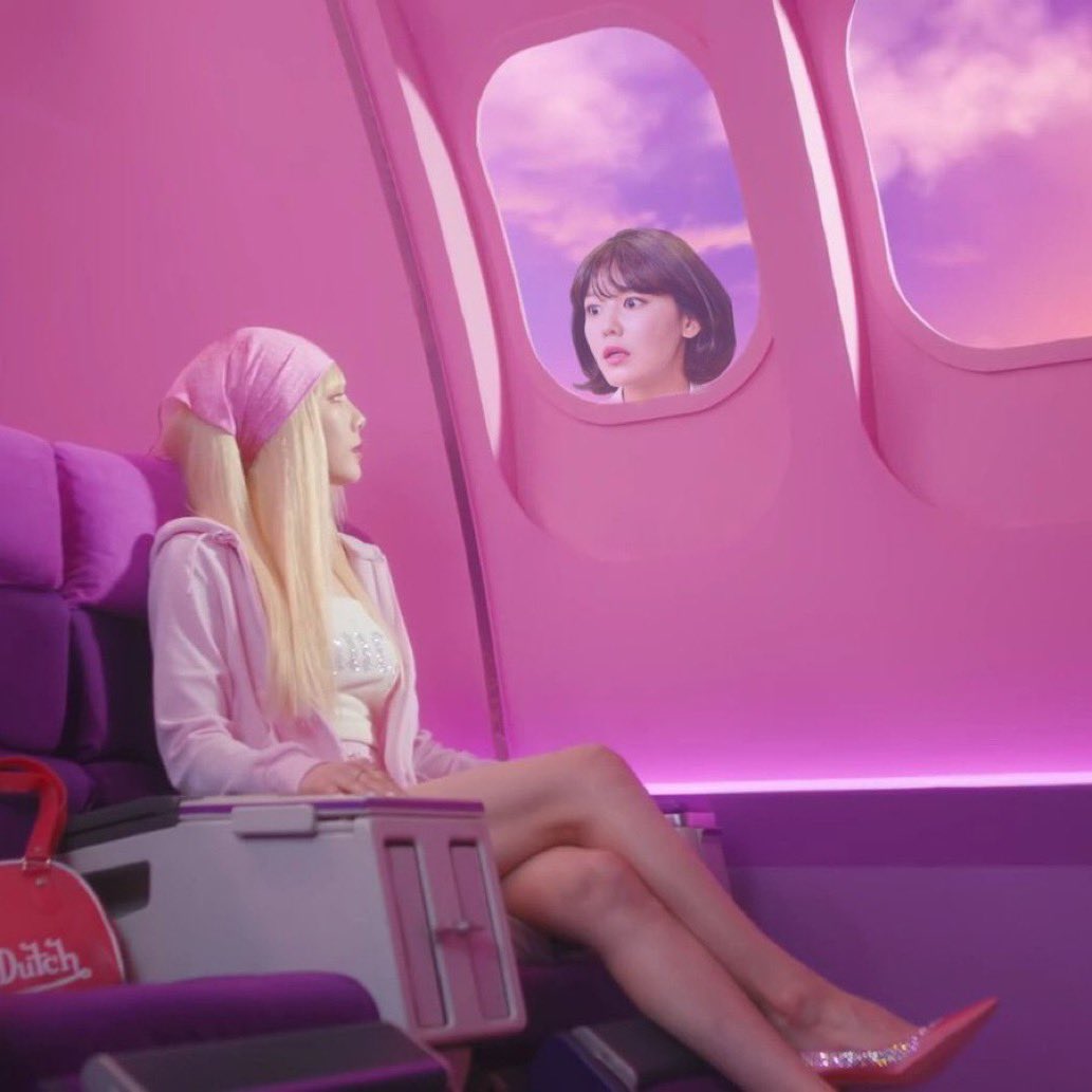 anyeonggs's tweet photo. barbie vs oppenheimer https://t.co/L3093qQE2w