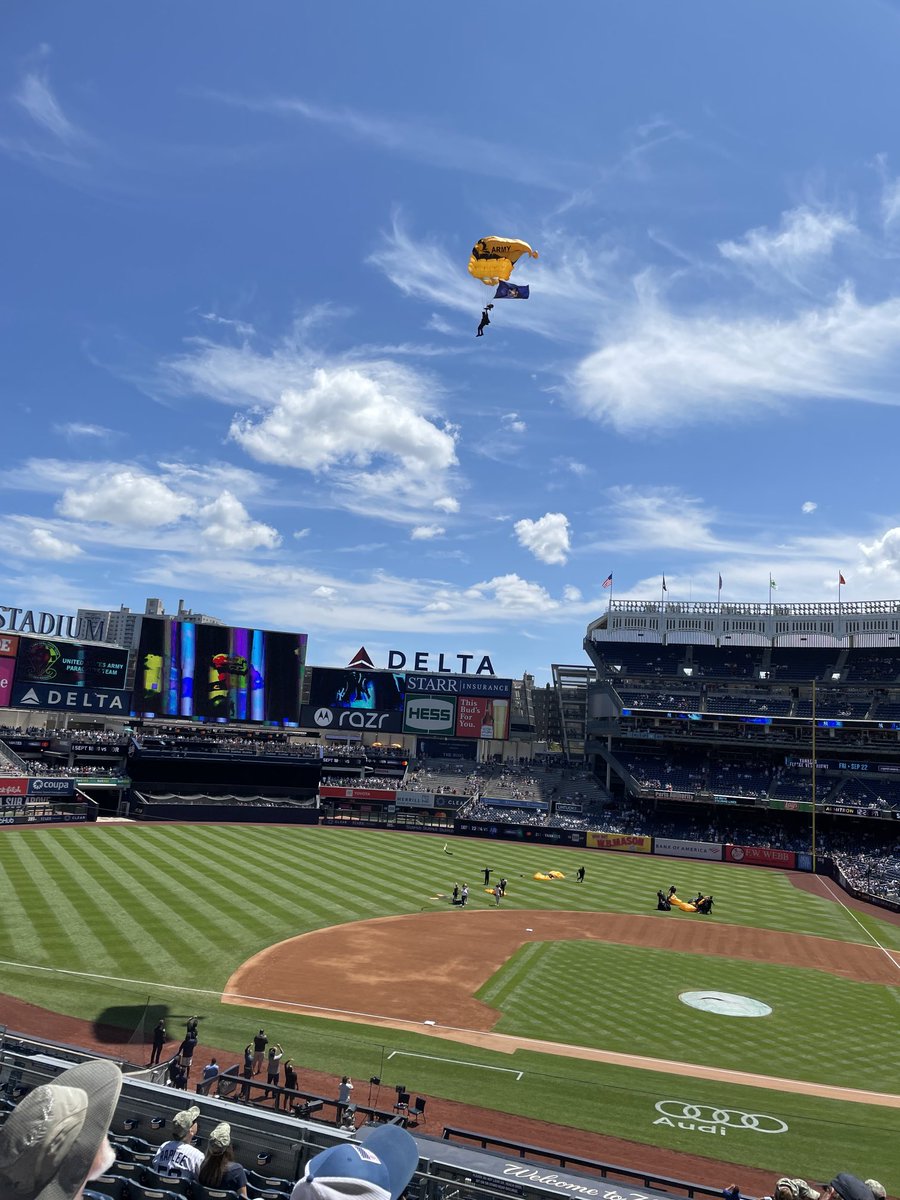 The ⁦<a href="/USArmy/">U.S. Army</a>⁩ Parachute Team, the Golden Knights, arrived in style at ⁦<a href="/Yankees/">New York Yankees</a>⁩ Stadium before today’s game. I have a greater appreciation for the unique military contributions of our paratroopers after just finishing D-Day by Stephen Ambrose.