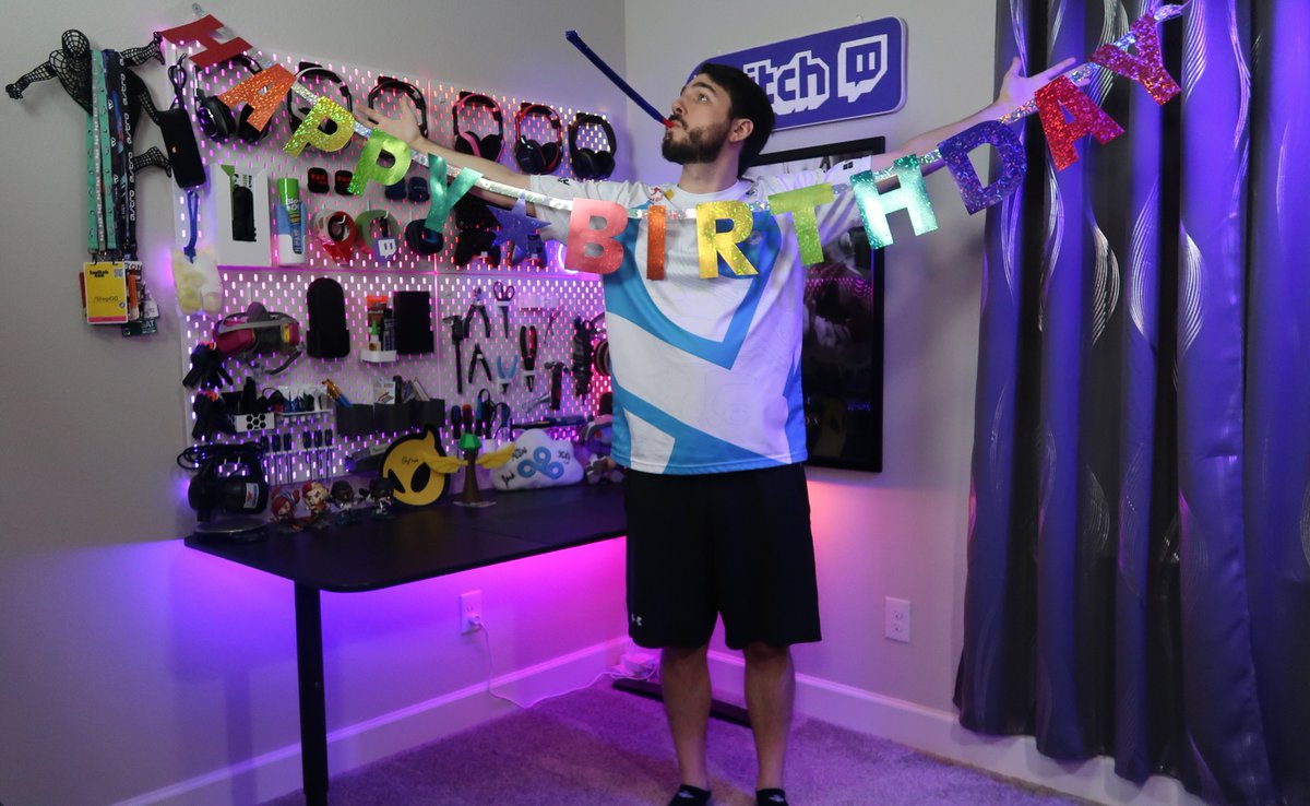 ShepGG's tweet image. 🥳 24 HOUR BIRTHDAY STREAM TODAY 🥳

I&apos;m also celebrating becoming a #LogitechGPartner &amp;amp; 8k Twitch followers! 

I&apos;ll be doing giveaways every 4 hours including 5 $10 RP codes and 1 Logitech peripheral!

twitch tv/ShepGG