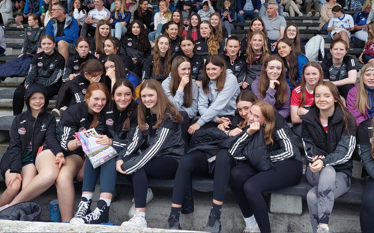 Laineyeire1's tweet photo. @HildaBreslin @RTEsport @OfficialCamogie We brought our @KildareCamogie u14s to see it in person 🤍🤍🤍 https://t.co/9qvWUAN6DU